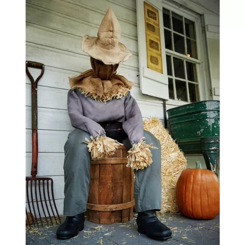 4 Ft 6 In Sitting Scarecrow Animatronic  No Size