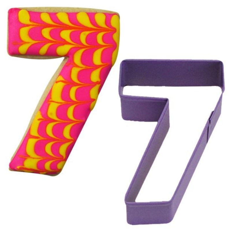 Number 7 cookie cutter