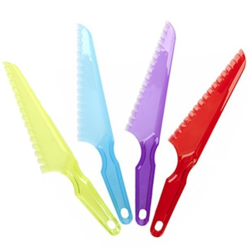 1 plastic cake knife