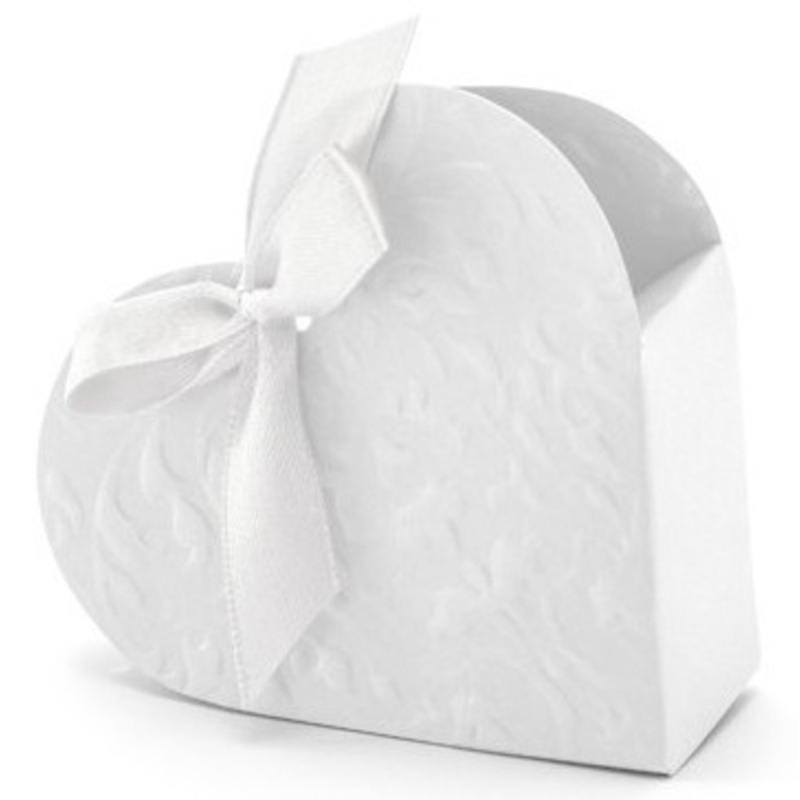 10 white heart gift boxes