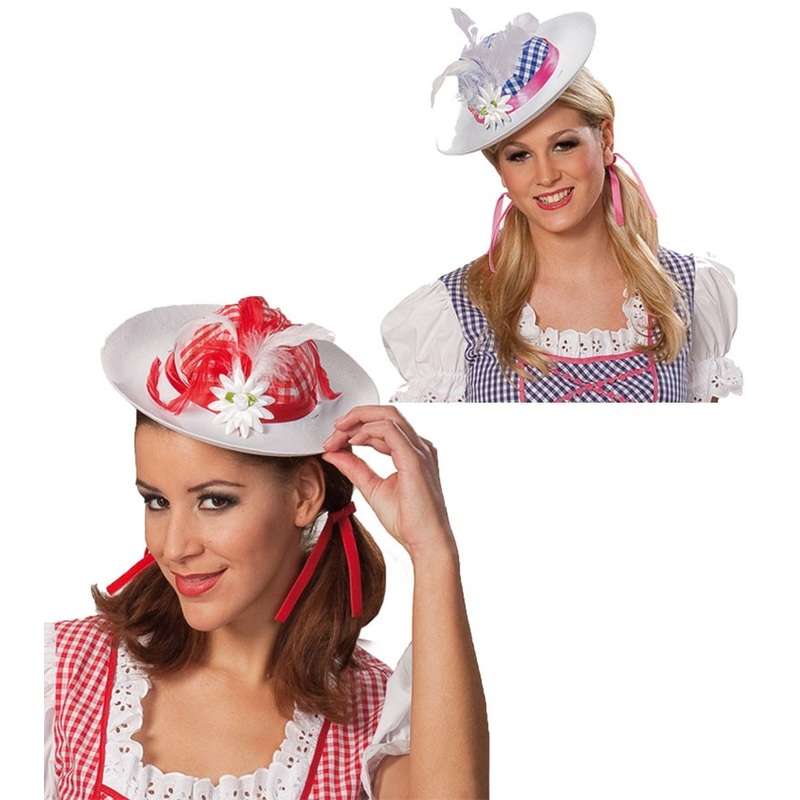 Veronika Bayern traditional costume hat