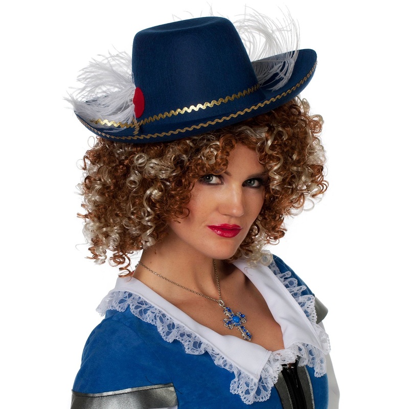 Noble musketeer hat in blue with headdress