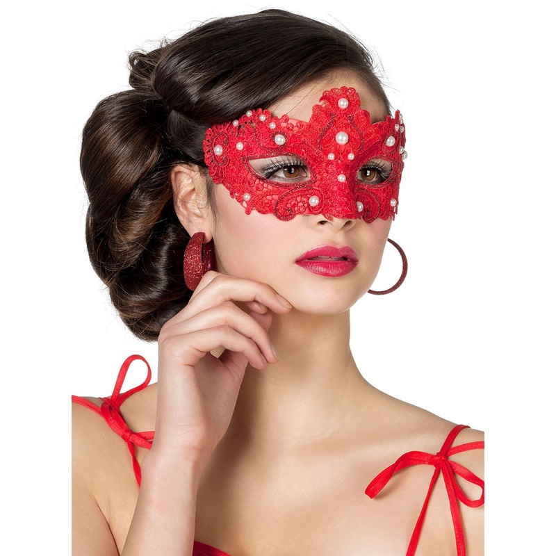 Glamorous red eye mask with pearls