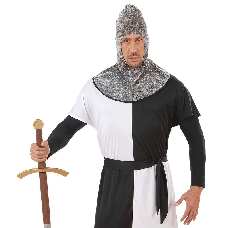 Sir Kunibert knight hood in chain mail look