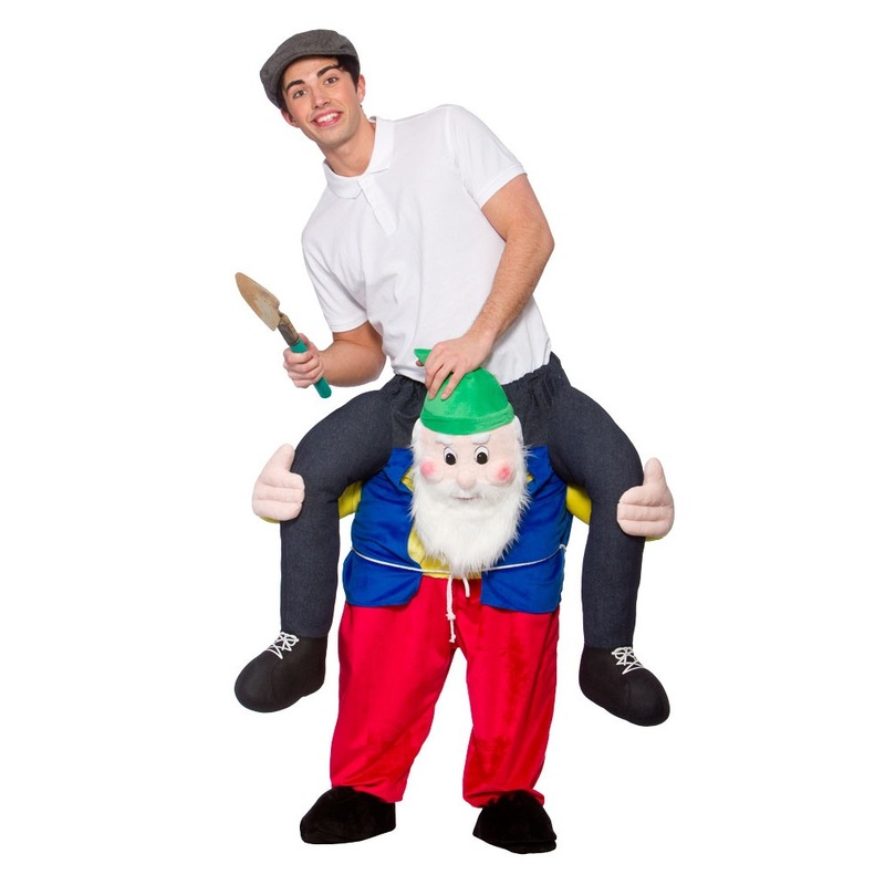 Dwarf Heinrich piggyback costume