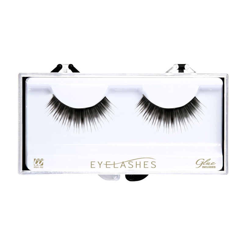 Black thickened eyelashes