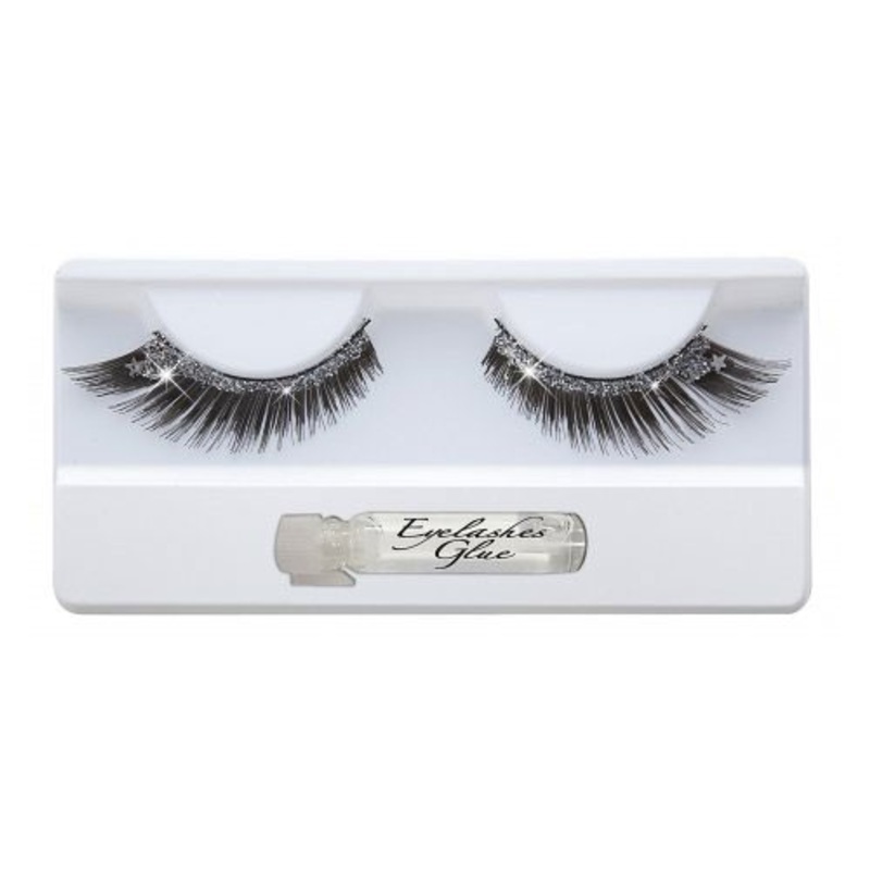 Glittering black eyelashes