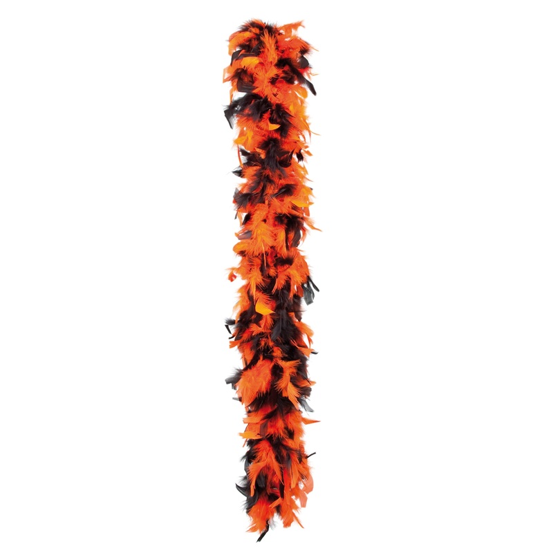 Feather boa in Halloween look