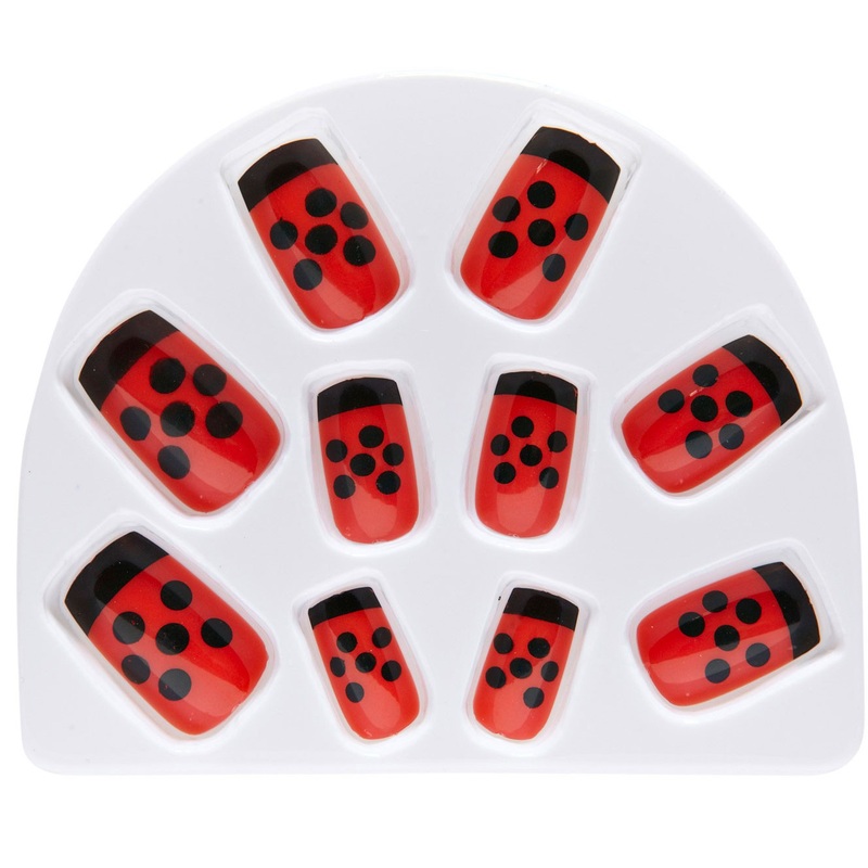 Ladybug ladybug fingernails