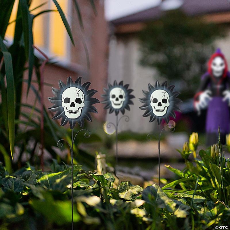 Glitzhome Set of 12 24H Halloween Metal Sunflower Skulls Glow-in-Dark Yard Stake  (KD)