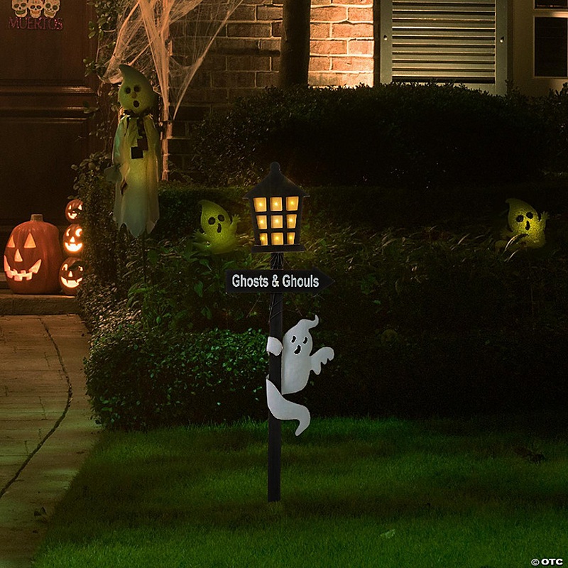 Glitzhome Set of 4 42H Lighted Halloween Wooden Haunted House Yard Stake with Timer
