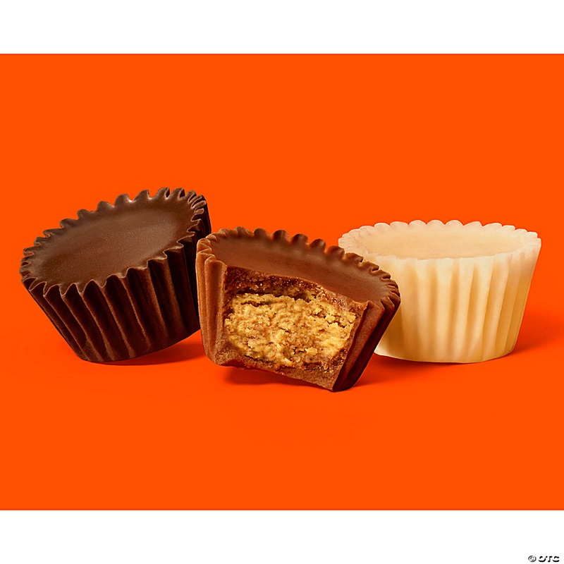 REESE'S Peanut Butter Cups Miniatures Candy Assortment, 32.1 oz