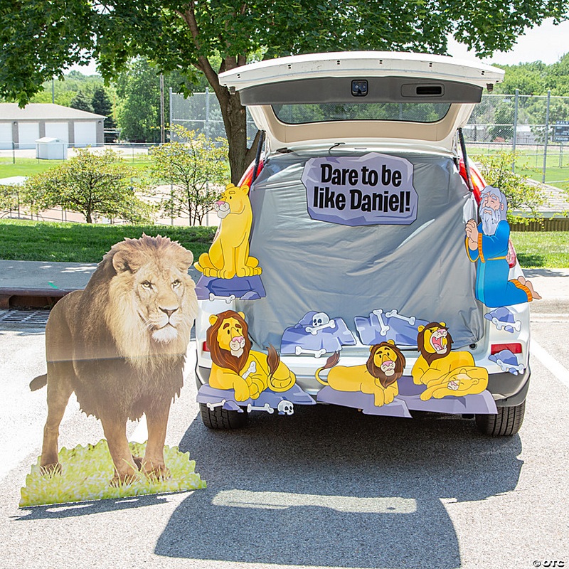 Religious Daniel & the Lions Den Trunk-or-Treat Decorating Kit - 12 Pc.