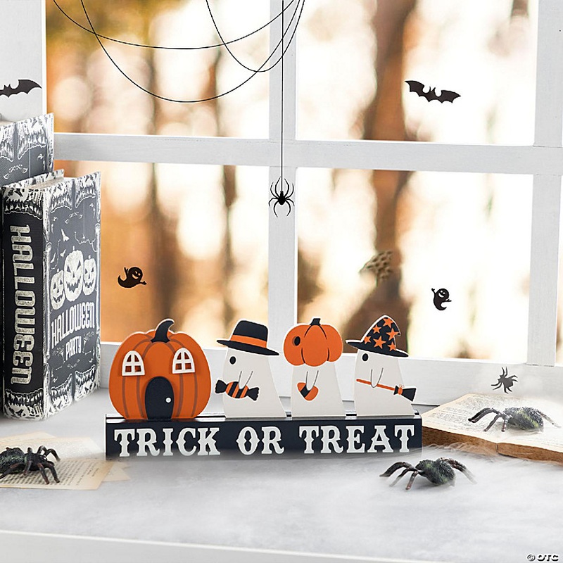 Glitzhome 12L Halloween Wooden TRICK OR TREAT Pumpkin & Ghosts Table Decor