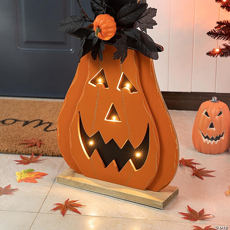 Glitzhome 30H Halloween Lighted Wooden Jack-O-Lantern Porch Decor with Floral & Timer (KD)
