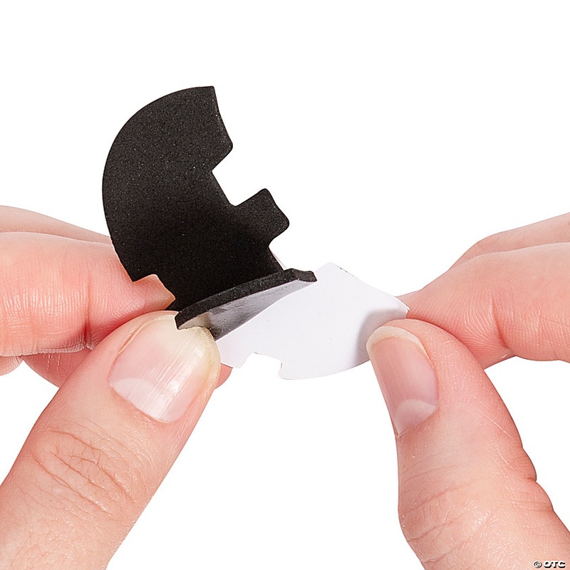 Halloween Spooky Word Stand-Up Craft Kit - Makes 12