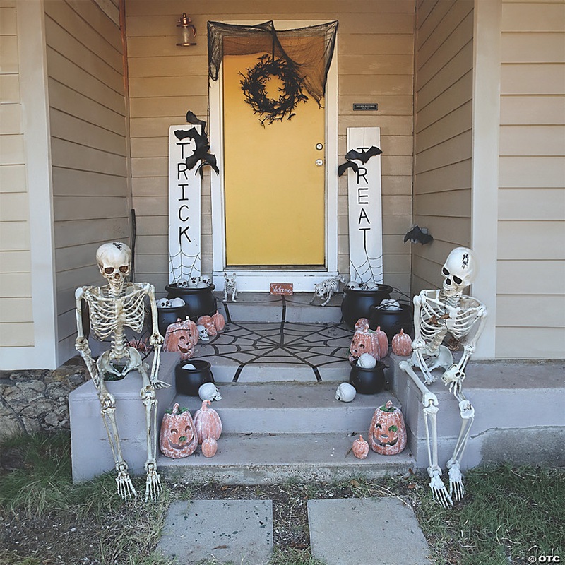 26 Light-Up Black Bat Plastic Wreath Halloween Decoration