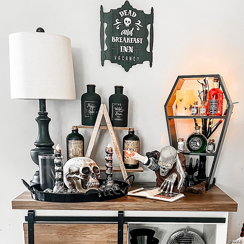 Coffin-Shaped 2-Shelf Halloween Decoration